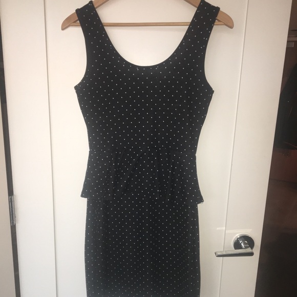 Polka dot dress with ruffle around waist - Picture 2 of 3